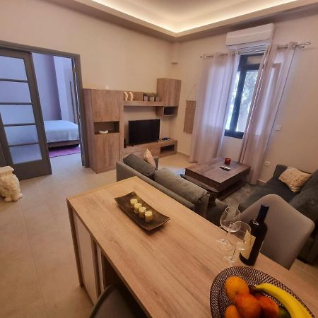 Ellis Apartment Atene Esterno foto