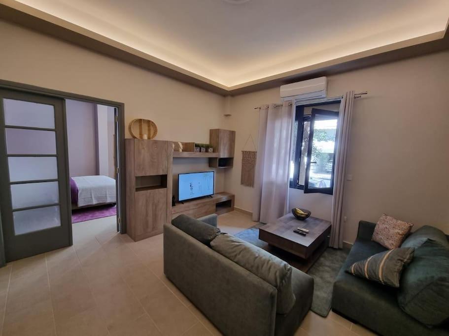 Ellis Apartment Atene Esterno foto