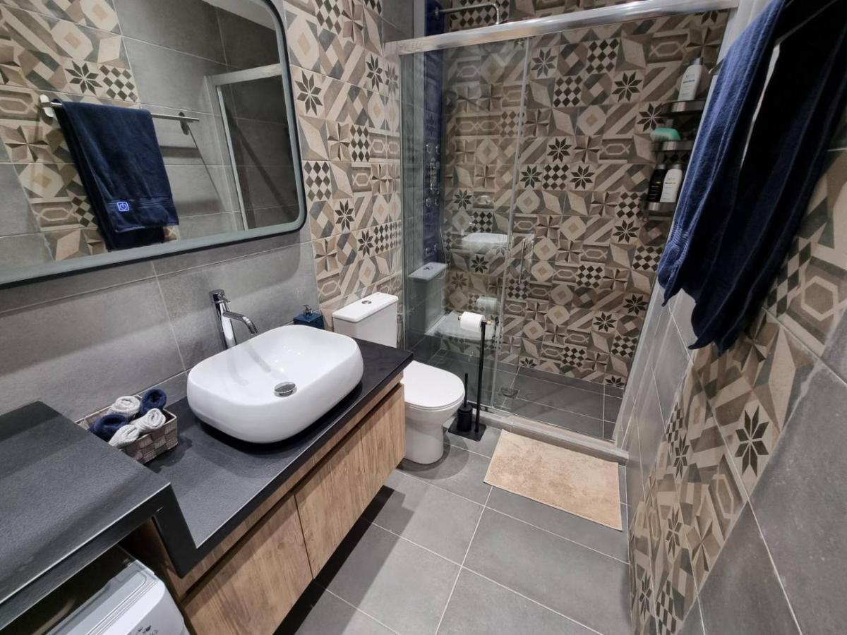 Ellis Apartment Atene Esterno foto